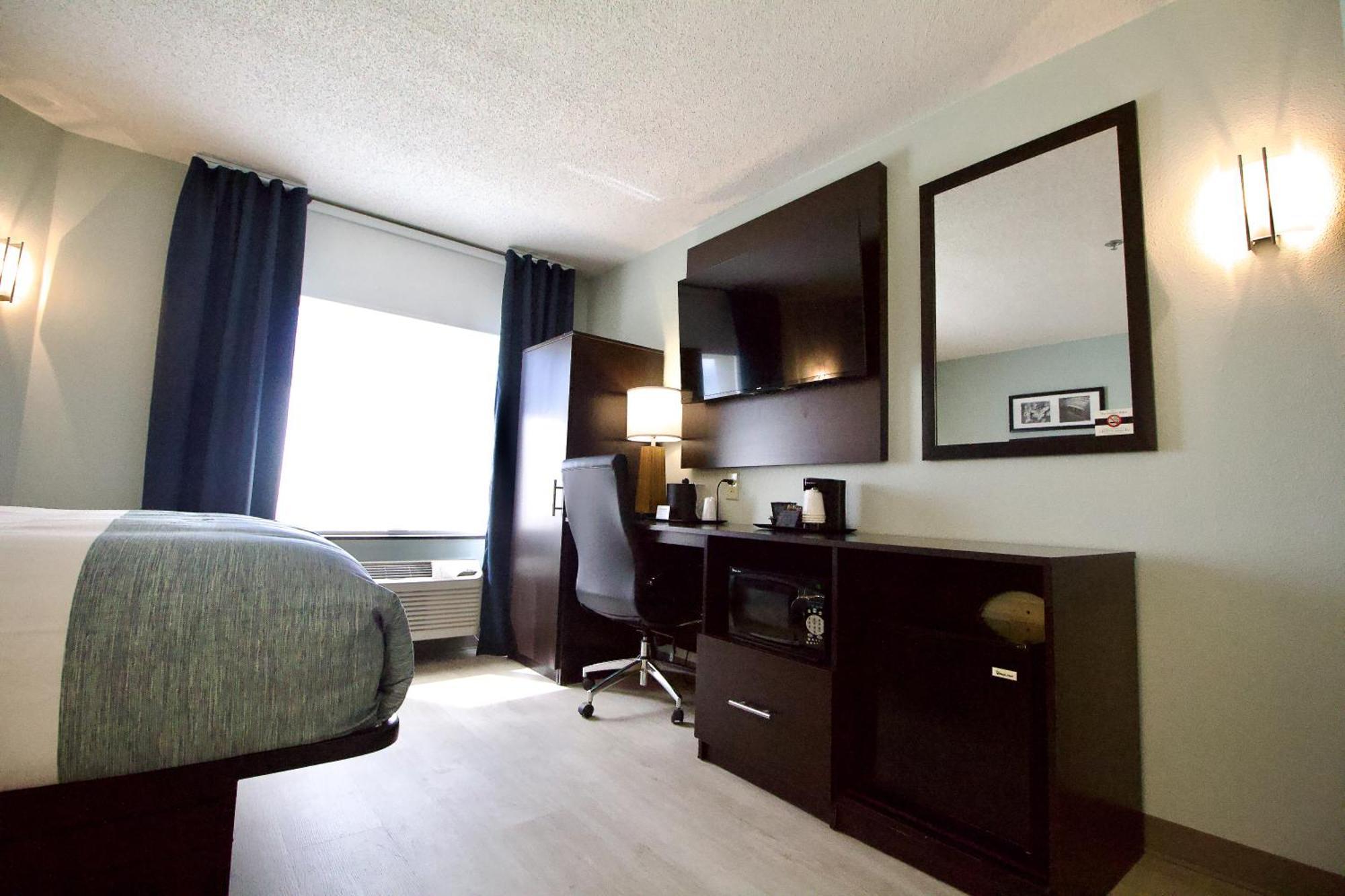 Wingate By Wyndham Hotel