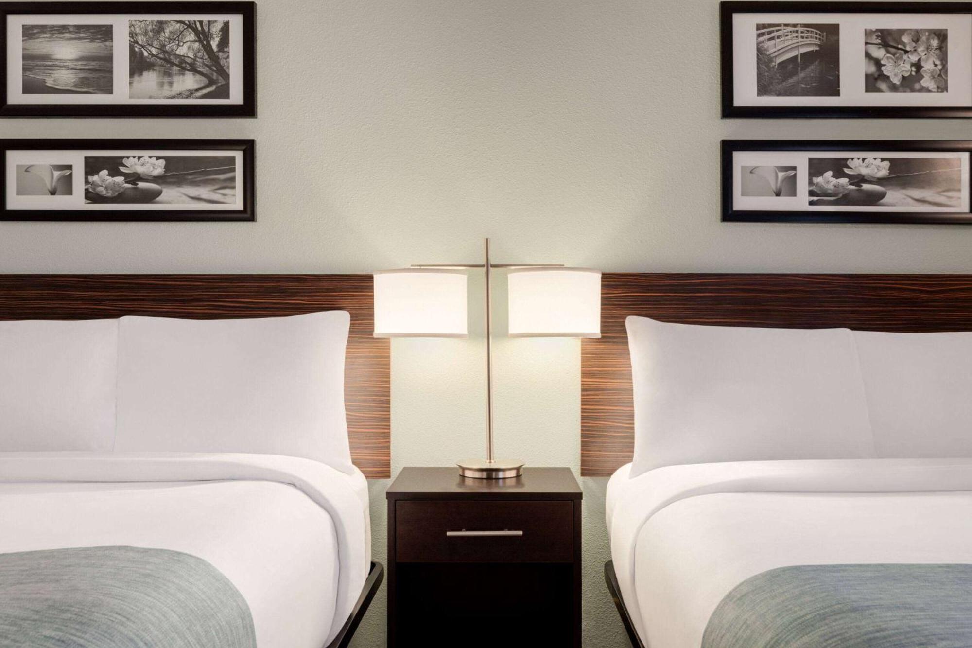 Wingate By Wyndham Hotel