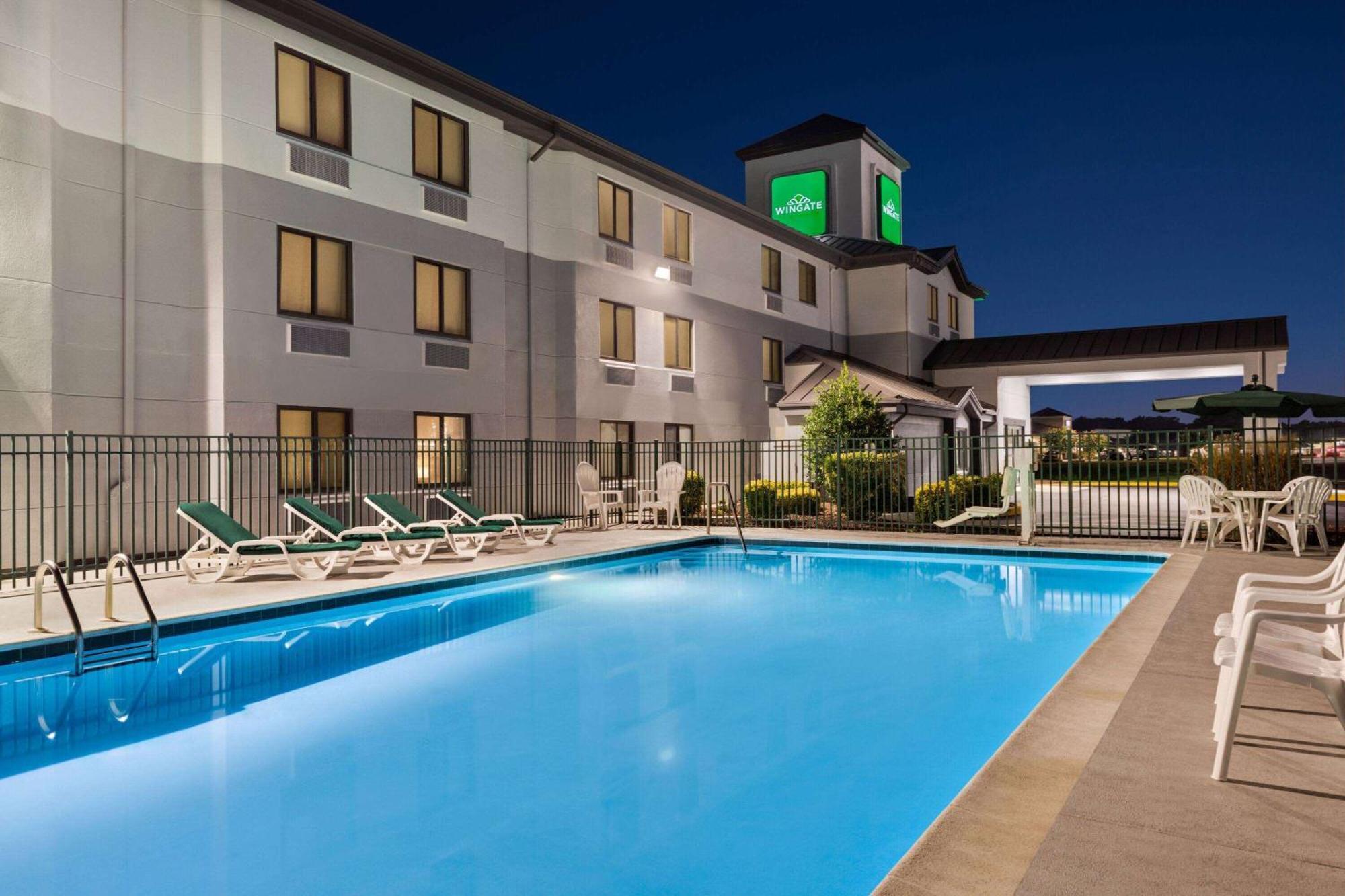 Wingate By Wyndham Hotel 3*